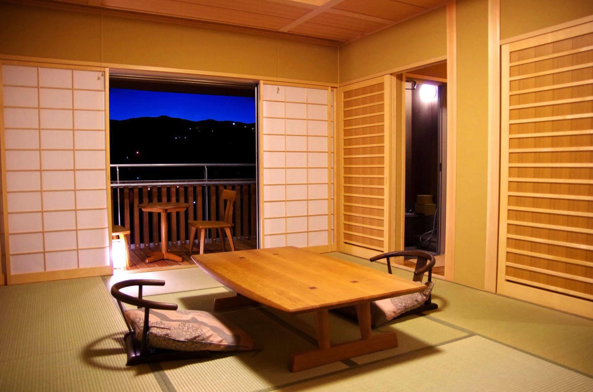 Gero Onsen Yukyunohana Екстериор снимка
