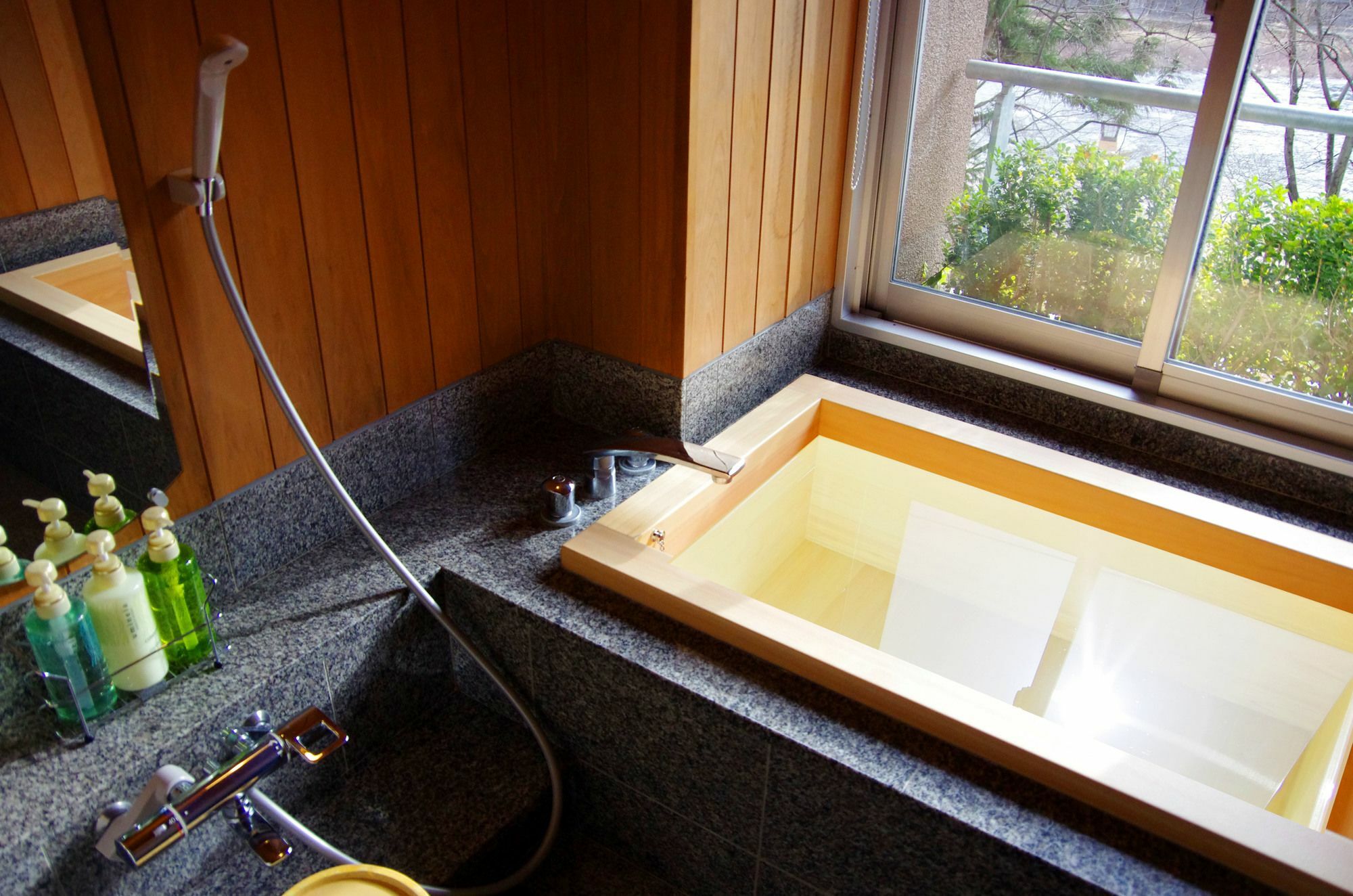 Gero Onsen Yukyunohana Екстериор снимка