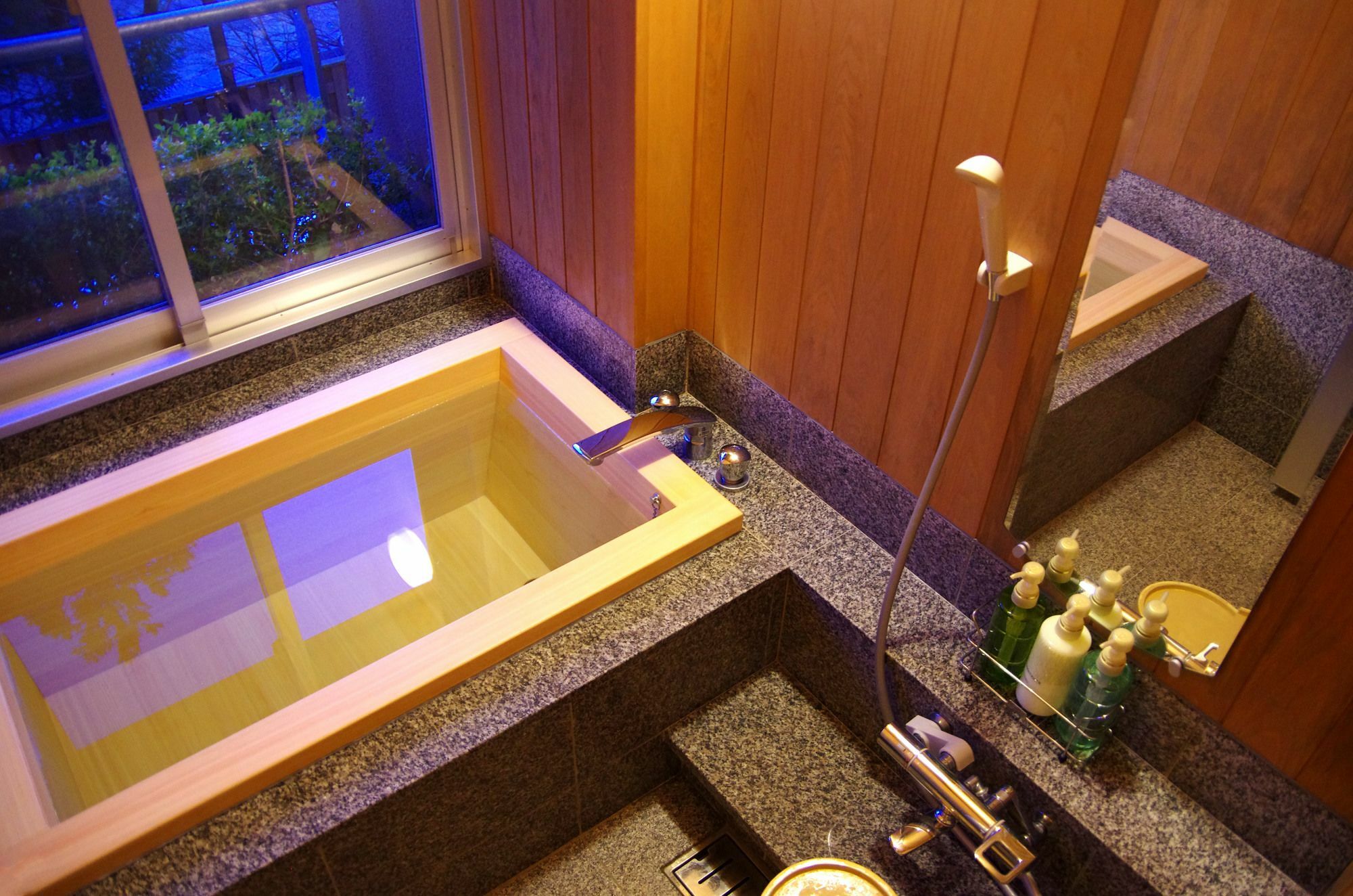 Gero Onsen Yukyunohana Екстериор снимка